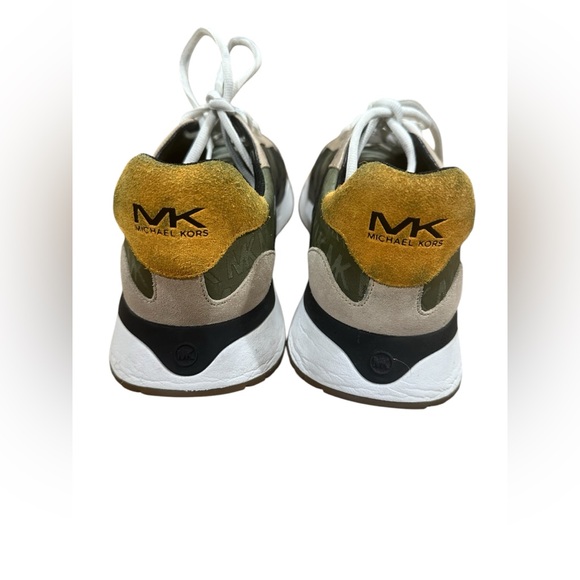 Michael Kors MILES COLOR-BLOCK SIGNATURE LOGO AND MESH TRAINER - Picture 5 of 10